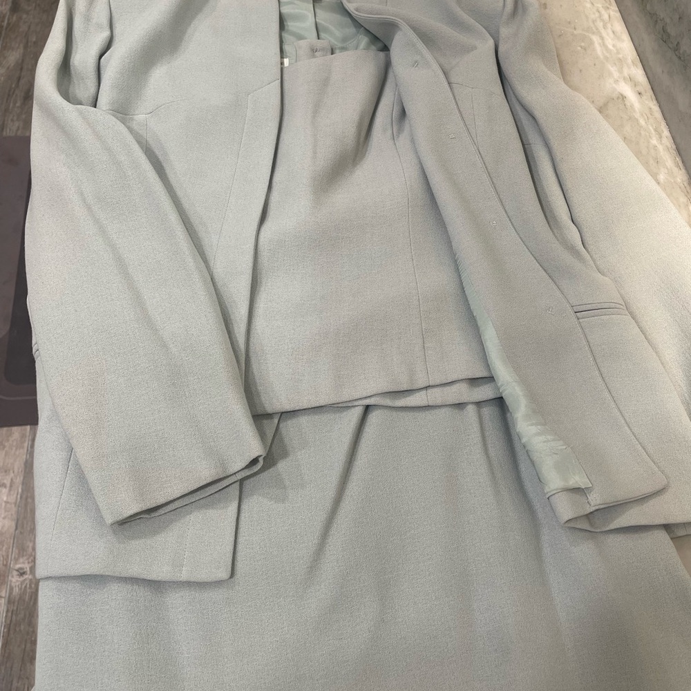 Vintage Jones of New York 3 Piece Women Suit